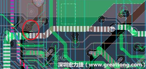 慢慢確認(rèn)CAF發(fā)生的位置后，可以配合Gerber查看PCB的結(jié)構(gòu)是否有通孔太近或是線路太近的問題。