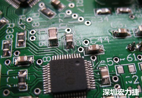 音訊電路訊號品質(zhì)，是影響操作體驗(yàn)的關(guān)鍵，電路布局要特別注意。
