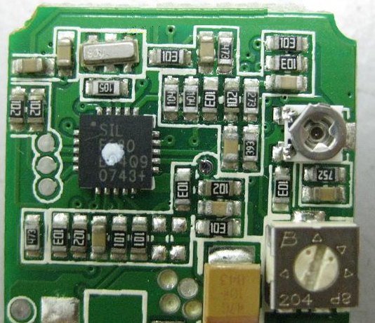 PCBA加工IC元件主要分為DIP及SMD兩大類，DIP 插件的IC，SMD (Surface Mount Device) 表面貼裝元件。